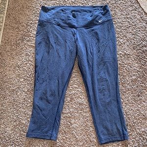 Nike drifit capri leggings